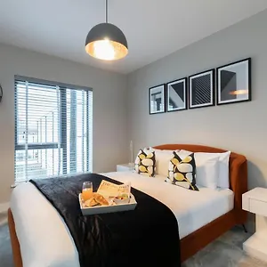 Apartment Elliot Oliver - Chic 2 Bedroom Town Centre, Cheltenham